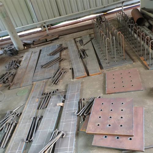 有哪些其他因素会影响鹤岗预埋件位置的确定？